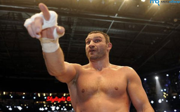 Виталий Кличко одержал победу над британцем Дереком Чисорой width=