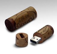 USB флешка в форме винной пробки