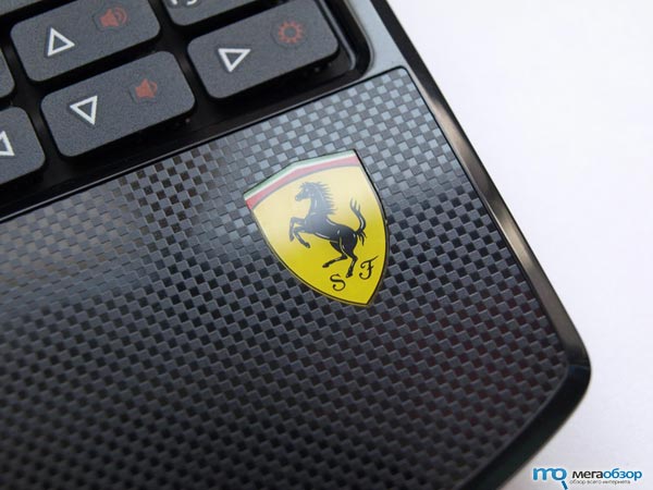 Обзор Acer Ferrari One 200. Феррари на столе?  width=