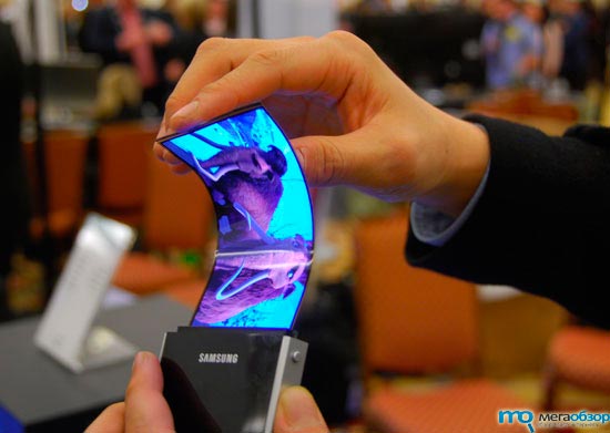 Samsung представил концепт медиаплеера с гибким AMOLED дисплеем width=