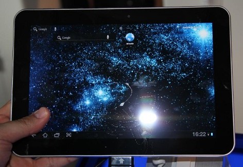 Планшет Samsung Galaxy Tab 8.9 в работе width=