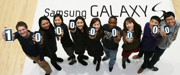 В мире продано 100 миллионов смартфонов Samsung Galaxy width=