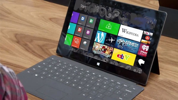 Планшет Microsoft Surface обошел по популярности Apple iPad у подростков width=