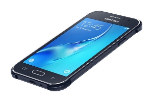 Предварительный обзор Samsung Galaxy J1 Ace Neo. Начальный уровень во всей красе