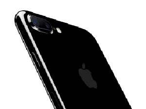 Глянцево-черный iPhone 7 подвержен царапинам