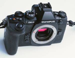 Olympus анонсировала разработку своей новой флагманской камеры OM-D E-M1 Mark II