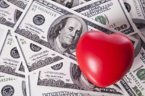 Любовь важнее денег, отметили ученые.