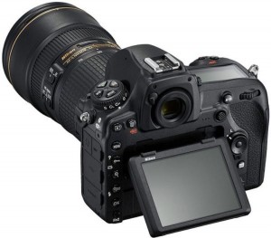 Nikon D850 стоит 3300 долларов