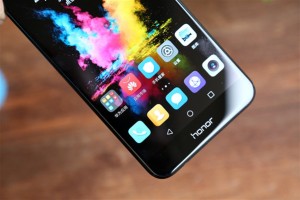  Huawei представила в Китае смартфон Honor V10