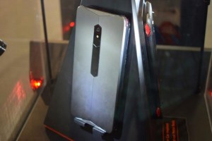 Появилось изображение игрового смартфона Nubia Red Devil