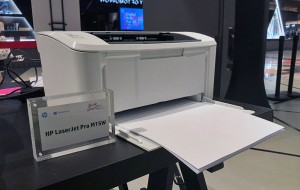 Маленький и быстрый моно-лазерный принтер - HP LaserJet Pro M15w