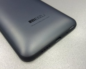 Смартфон Meizu 16s сравнили с Samsung Galaxy S10. Фото