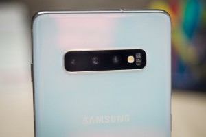 Камеру Samsung Galaxy S10 научили снимать на длинной выдержке
