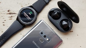 Samsung представила устройства Galaxy Buds Live и Galaxy Watch 3 на мероприятии Unpacked