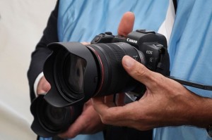 Камере Canon EOS R1 прочат глобальный затвор