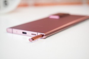Samsung Galaxy Note20 FE получит небольшой дисплей