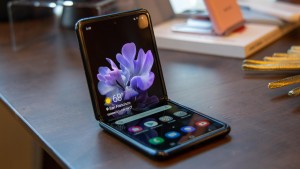 Samsung Galaxy Z Flip получает обновление One UI 3.0 на базе Android 11