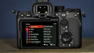 Беззеркальная камера Sony A7IV засветилась в сети