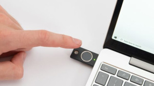 Ключи безопасности Yubico позволяют использовать отпечатки пальцев вместо паролей