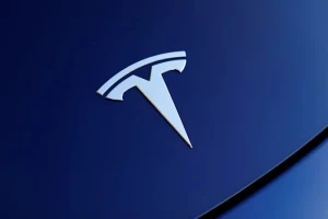 Tesla больше не будет включать мобильное зарядное устройство при покупке нового автомобиля