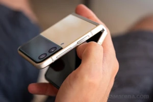Раскрыта емкость аккумулятора Samsung Galaxy Z Flip4