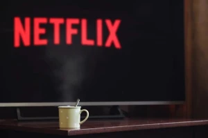Netflix разрабатывает функции прямой трансляции