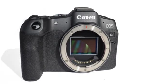 Полнокадровая беззеркалка Canon EOS R8 оценена в $1500