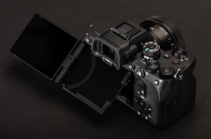 Камера для левшей Sony A7L V показали на фото