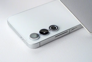 Samsung Galaxy S24 получит корпус с плоскими боковыми гранями