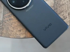 Камерофон Vivo X100s показали на живых фото