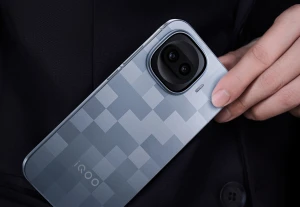 Официально: iQOO 15R получит батарею на 7600 мАч