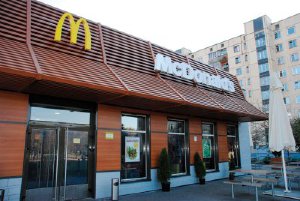 McDonald’s в РФ может запустить предварительные заказы в ресторанах