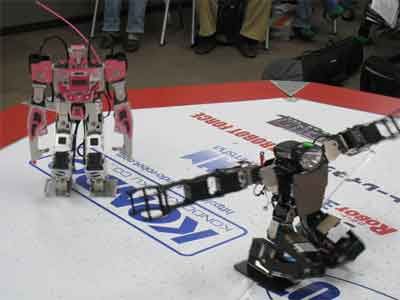 Битва роботов мини. Битва мини роботов. Мини роботы для битвы роботов. Битва роботов модели. Самодельный робот для боев большой.