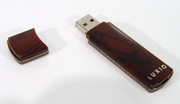 Super Talent Luxio Series 64GB USB width=