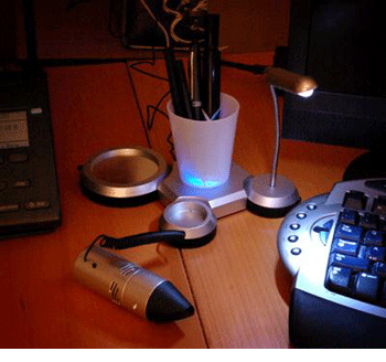 USB Desktop Multi-Tasking Organizational Gadget