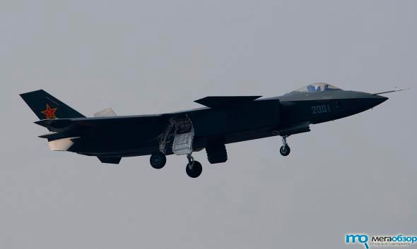 Поднят в воздух прототип китайского истребителя пятого поколения J-20 width=