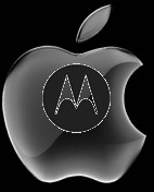 Motorola обвиняет Apple width=
