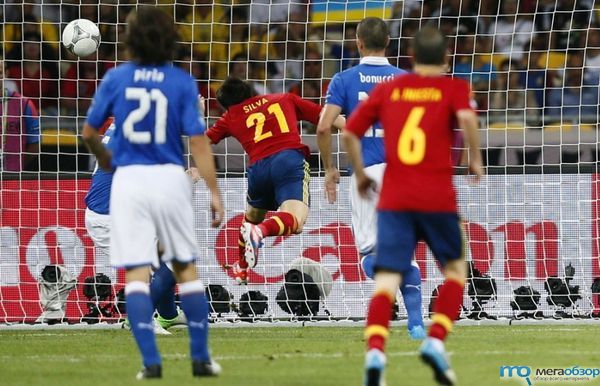 Испания - Италия, 4-0 width=