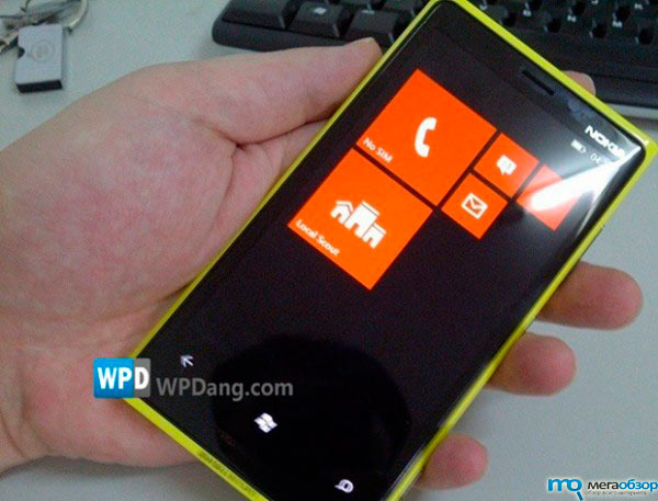Фотографии первого смартфона Nokia на базе Windows Phone 8 width=
