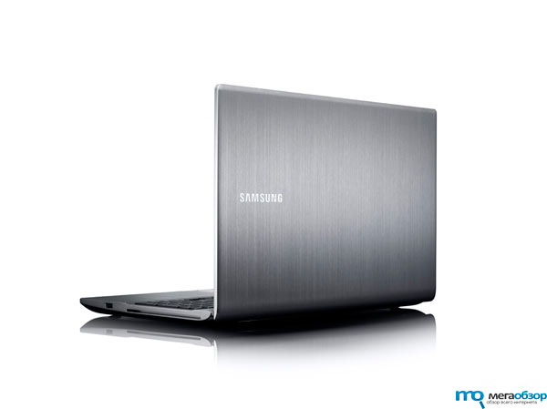 Samsung представил ноутбуки серии 7 Chronos width=