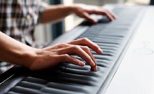 Пианино с гибкой клавиатурой