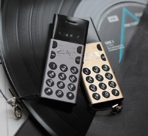 Компактный телефон Elari Nanophone весом в 32 грамма