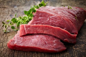 Ученые утверждают, что употребление мяса в пищу ведет к неприятным глобальным последствиям. 