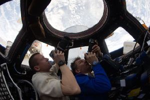 Астронавты NASA вернулись на МКС после выхода в открытый космос