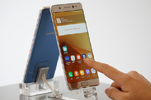 Samsung остановила продажу Note 7 и готова заменить их на новые. 