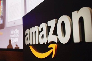 Amazon начал продажи «умных» наручных часов CoWatch