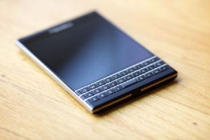 BlackBerry готовит новый смартфон с партнерами