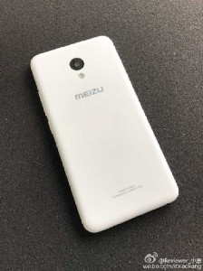 Пластиковый смартфон Meizu