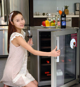 Умный холодильник для вина