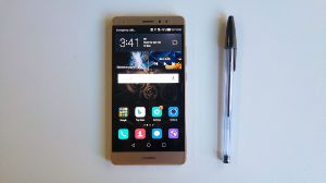 Смартфон Huawei Mate 9 Pro получит 5.9-дюймовый изогнутый Quad HD экран и Android 7.0
